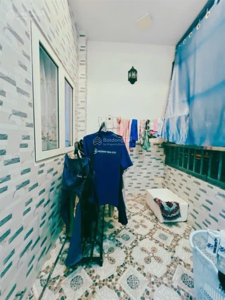 Mặt tiền đường số 4 kinh doanh sầm uất 58m 3pn sân để xe hơi  nhỉnh 6tỷ tl., phường 11  gò vấp.