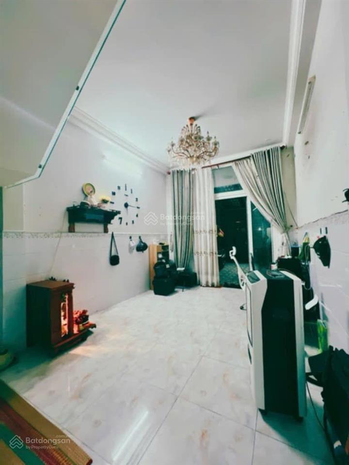 Mặt tiền đường số 4 kinh doanh sầm uất 58m 3pn sân để xe hơi  nhỉnh 6tỷ tl., phường 11  gò vấp.