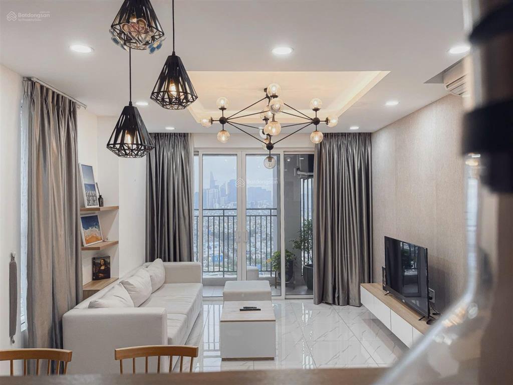 Bán ch 3pn 2wc 105m2 giá 6 tỷ sunrise city view full nội thất huyền trang 0938 806 ***