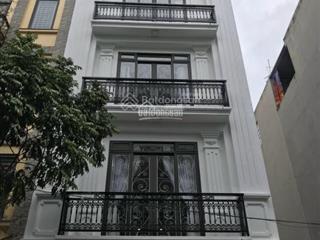 Cho thuê nhà ngõ 125 trung kính to 50m x 5 tầng đường ô tô tải đỗ làm vp,kinh doanh,ở giá chỉ 20tr
