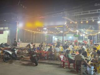 Quán ăn đã đầu tư đầy đủ, chỉ vào bán thôi