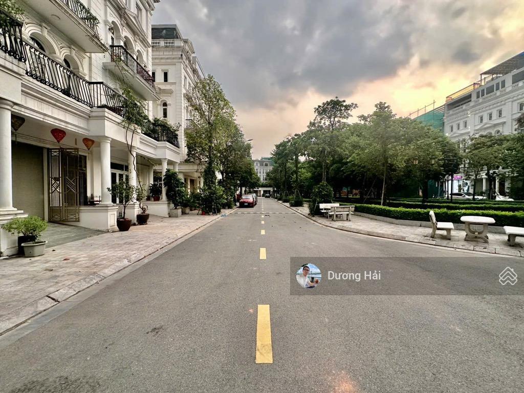 Bán nhà liền kề lô góc dịch vọng hậu cầu giấy 100m2 6 tầng view vườn hoa kdvp
