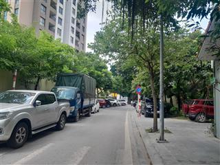 Bán nhà cổ linh, long biên, 90m2*6t, 36 tỷ. gara, thang máy.