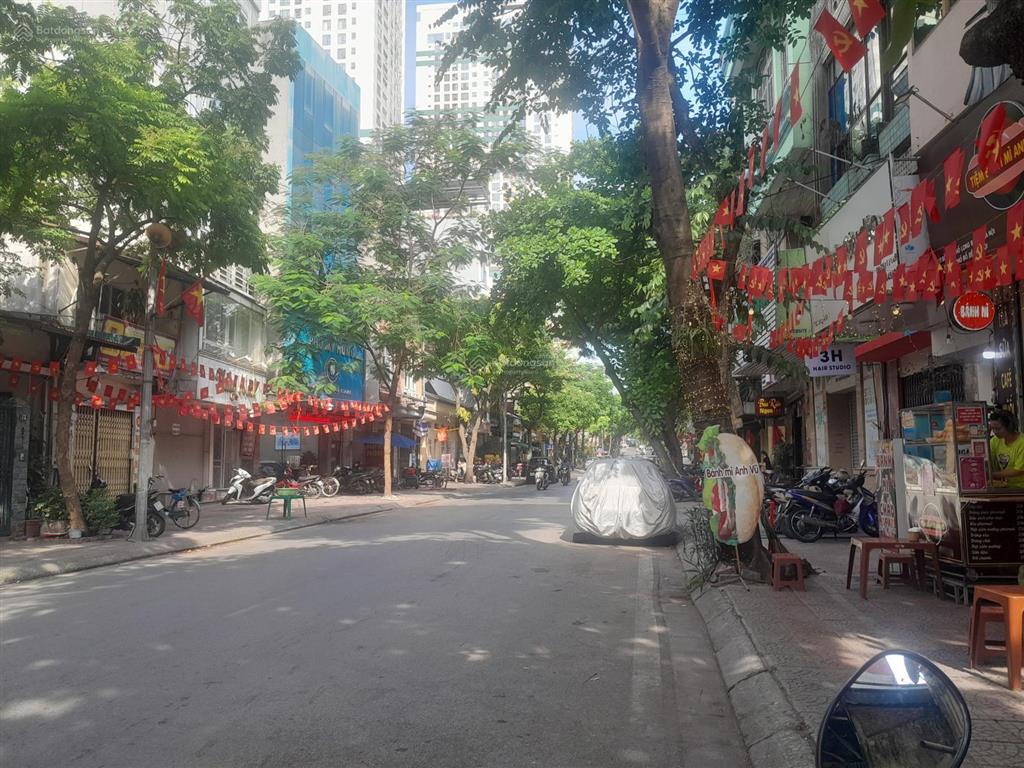 Ngọc lâm, long biên, 60m*5t, 17,95 tỉ. vỉa hè, thang máy, kinh doanh.