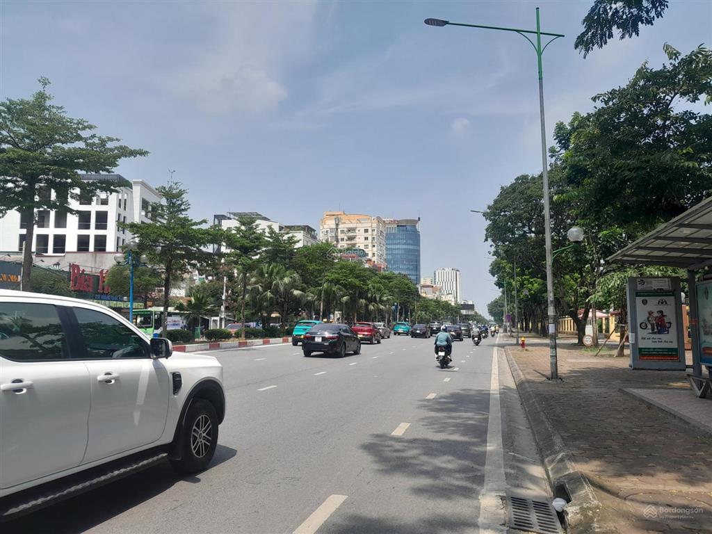 Mặt phố kim mã, ba đình, 50m*5t, 22,99 tỉ. vỉa hè, bán mọi giá.