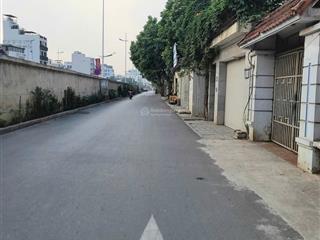 Mặt phố âu cơ  trong đê  đất hoa hậu  vỉa hè 5m  9m mặt tiền  195m đất  giá 42.5 tỷ