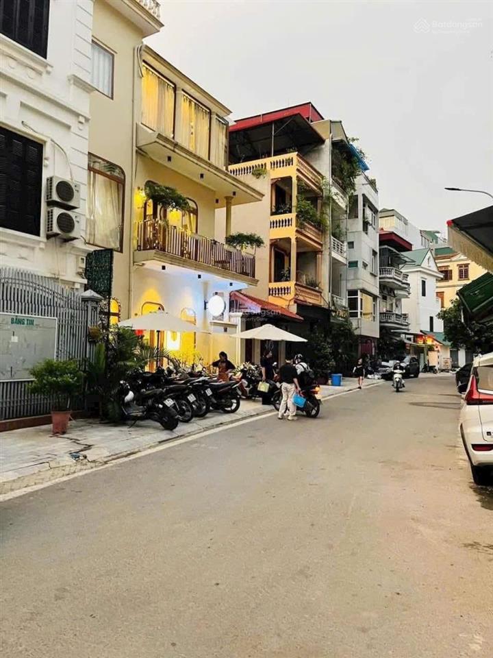 Bán đất ngõ 603 lạc long quân tây hồ ô tô đỗ thông hiếm 75m giá 22 tỷ