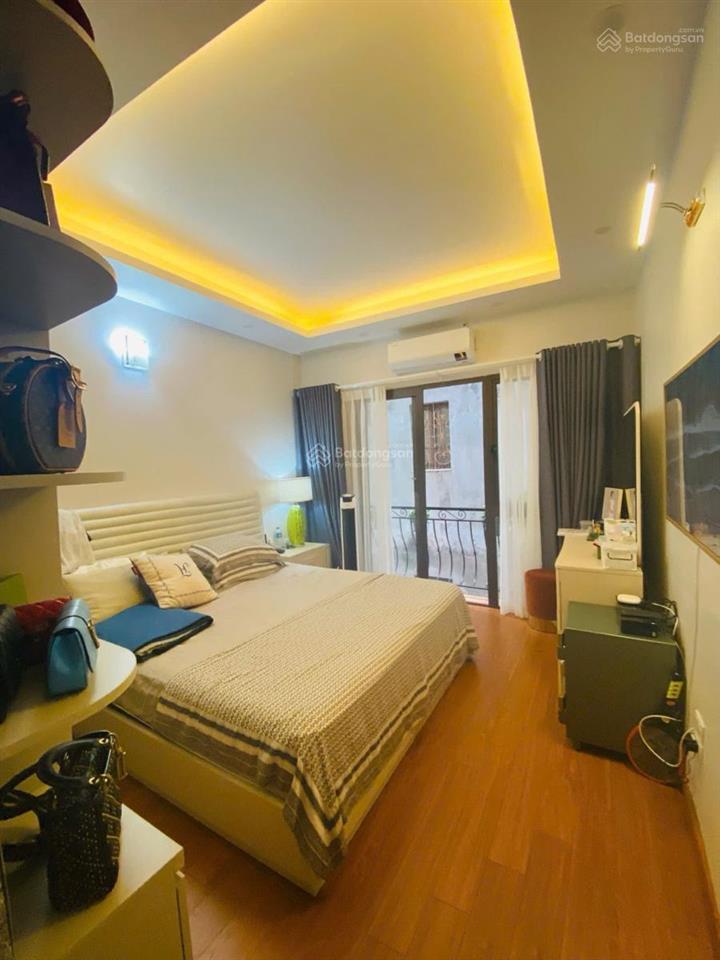 Bán nhà võng thị  tây hồ  view hồ tây  nhà đẹp ở ngay  34m x 6 tầng  mt 4m  chỉ hơn 8 tỷ