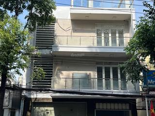 Tòa nhà cạnh ngã 6 chùa bà, có pccc