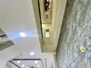 Phú nhuận, vị trí kd, 3 tầng, 172m2, ngang 11m,hxh, gần mt phan đình phùng, 9pn,19.35 tỷ