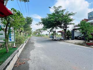 Daresco  bán lô đất 140m2 sau nhà mẫu, sổ sẵn