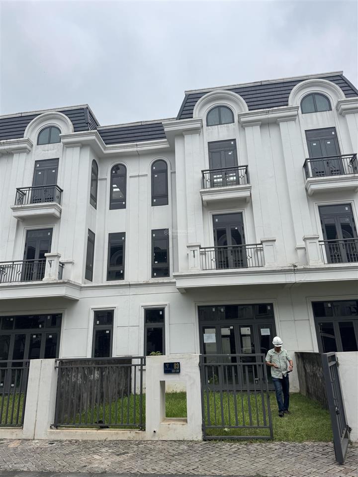Chính chủ cắt lỗ căn liền kề kđt crown villas tp thái nguyên, 132m2/căn 6,8 tỷ