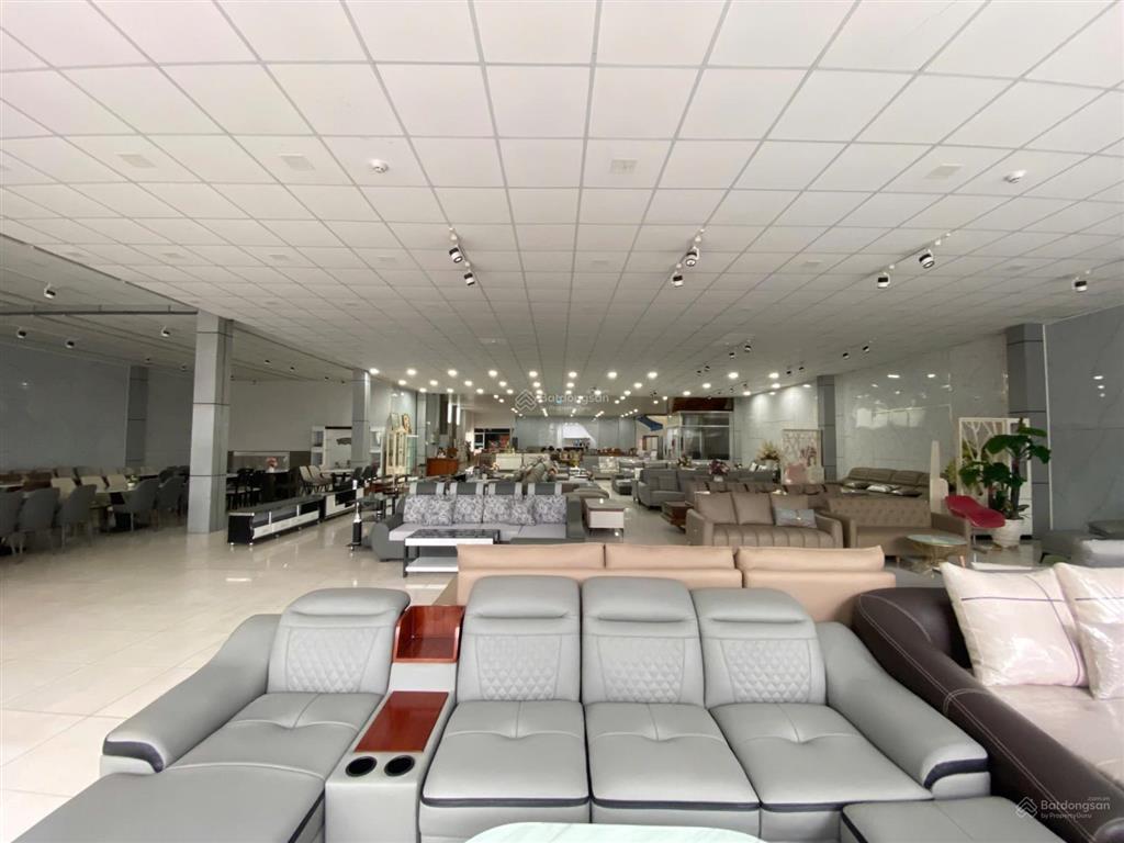 Cho thuê mặt bằng kinh doanh dt hơn 1500m2 hai mặt tiền đường nguyễn trung trực, rạch giá, an giang