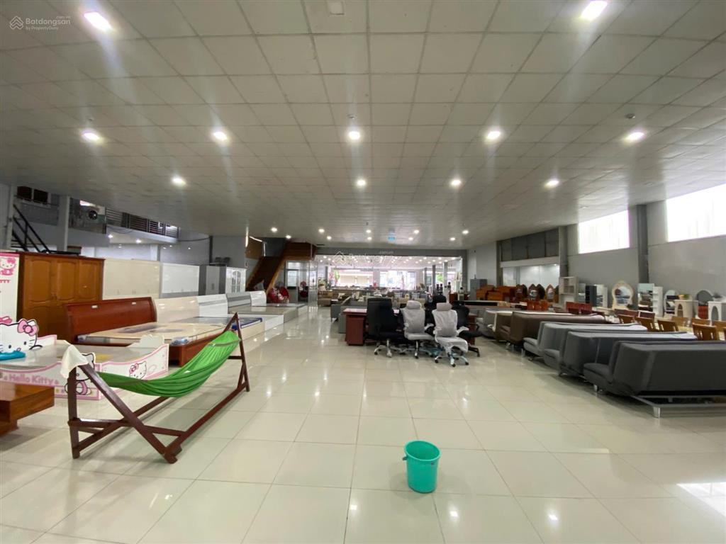 Cho thuê mặt bằng kinh doanh dt hơn 1500m2 hai mặt tiền đường nguyễn trung trực, rạch giá, an giang