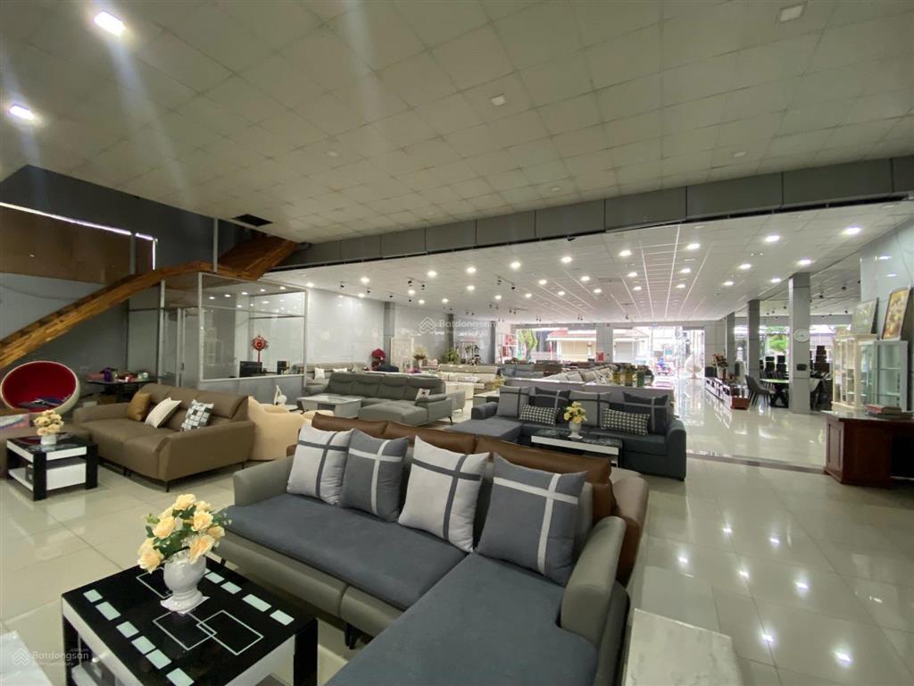 Cho thuê mặt bằng kinh doanh dt hơn 1500m2 hai mặt tiền đường nguyễn trung trực, rạch giá, an giang
