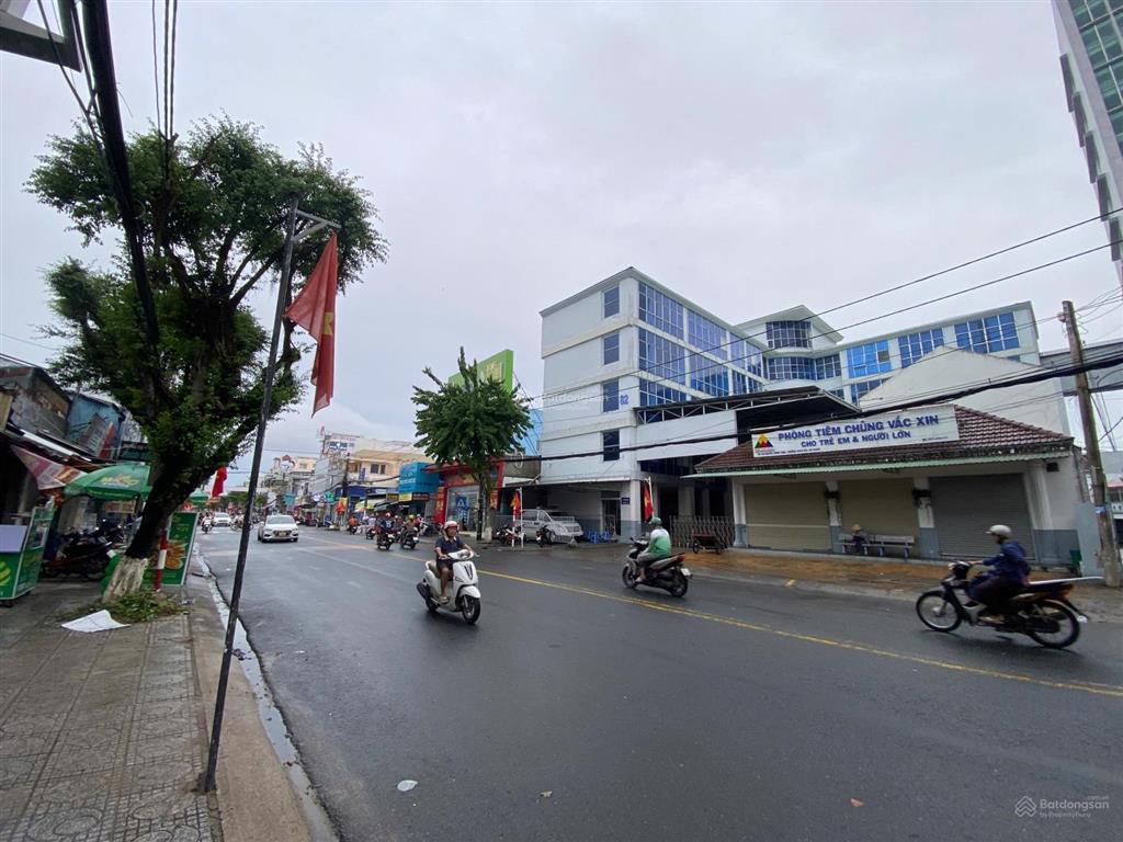 Cho thuê mặt bằng kinh doanh dt hơn 1500m2 hai mặt tiền đường nguyễn trung trực, rạch giá, an giang
