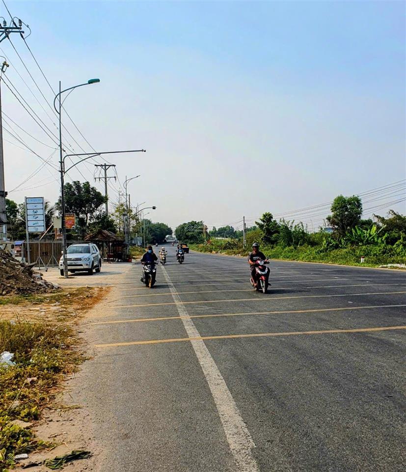 Cho thuê hơn 2400m² đất góc ngã 3 tuyến tránh, phường vĩnh hiệp cũ, rạch giá, kiên giang