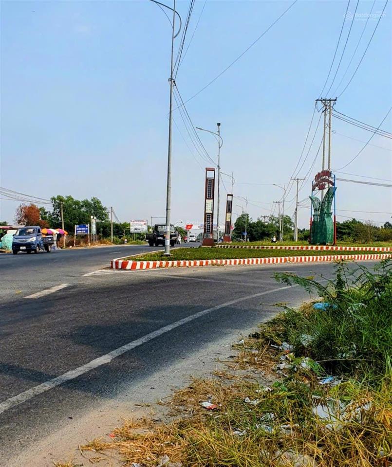 Cho thuê hơn 2400m² đất góc ngã 3 tuyến tránh, phường vĩnh hiệp cũ, rạch giá, kiên giang