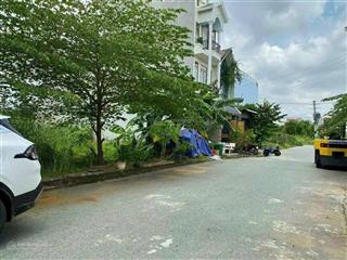Bán đất ngay bưng ông thoàn 60m2 chỉ 4,5 tỷ đường thông 10m vỉa hè