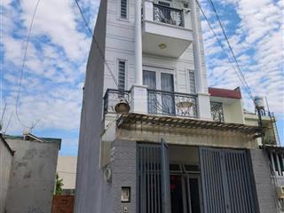 Bán nhà 3 tầng đường bưng ông thoàn, cách global city chỉ 2,7km, phú hữu