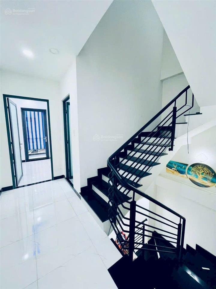 Giảm 500 triệu bán gấp nhà 3 tầng đường thông chỉ 4,25 tỷ, ngay chợ long trường q.9