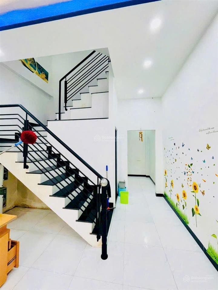 Giảm 500 triệu bán gấp nhà 3 tầng đường thông chỉ 4,25 tỷ, ngay chợ long trường q.9