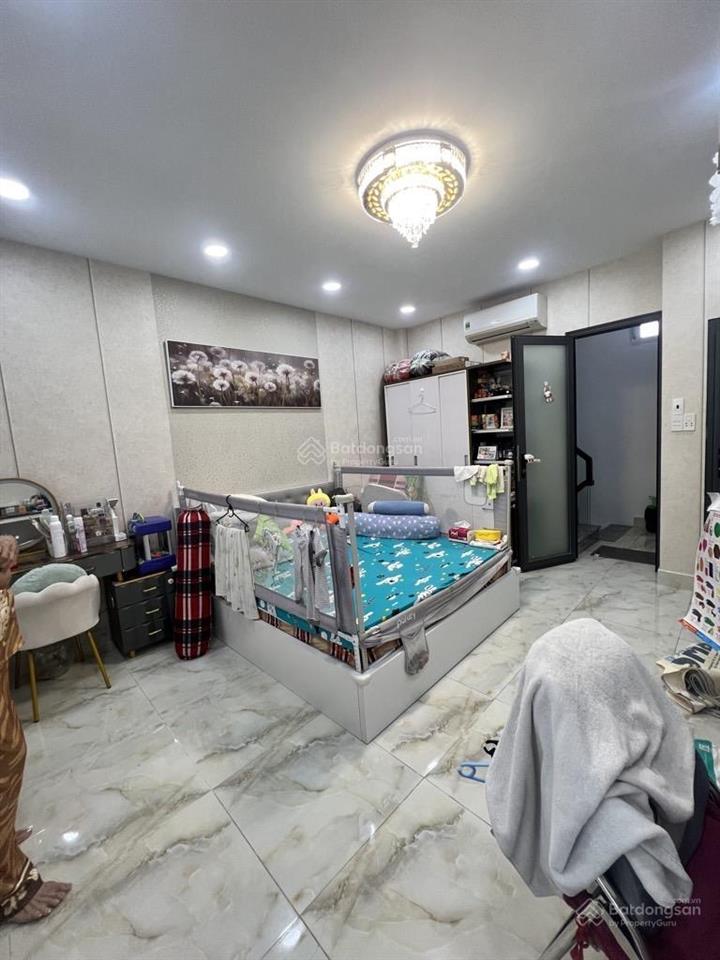 Bán nhà tân vĩnh quận 4  hẻm ôtô  4 tấm đúc  32m2  chỉ 5 tỷ  khu dân trí cao an ninh