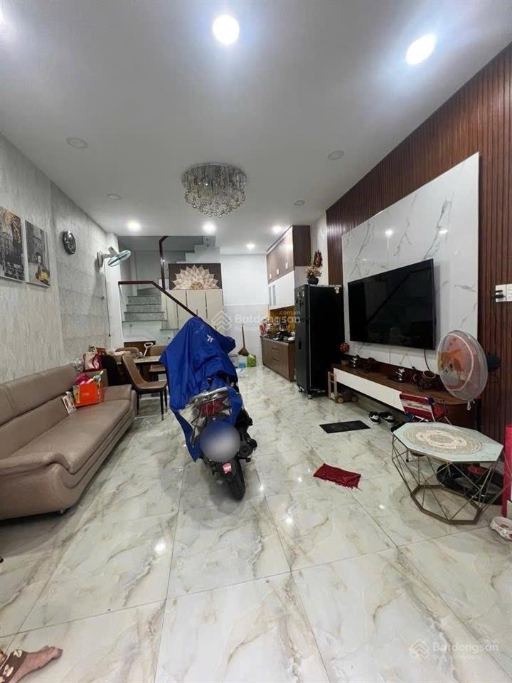 Bán nhà tân vĩnh quận 4  hẻm ôtô  4 tấm đúc  32m2  chỉ 5 tỷ  khu dân trí cao an ninh