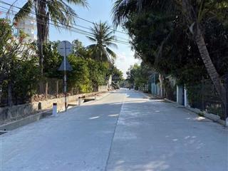 Bán gấp lô đất đầm thủy triều dt 277m2 có thổ cư, vị trí đẹp, gần sân bay cr, giá 800tr/m ngang