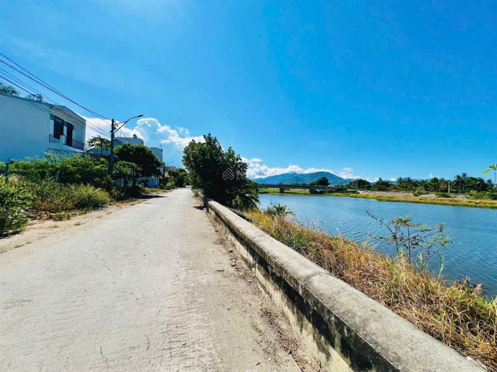 Chính chủ bán lô đất tđc mặt tiền sông tắc, vĩnh thái dt 80m2 ngang 4m, đường oto 6m, giá 3,5ty tl