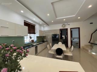 Bán biệt thự an viên dt 264m2 có 3 tầng 1 hầm, để lại nội thất cao cấp, gần biển, giá 29,5 tỷ