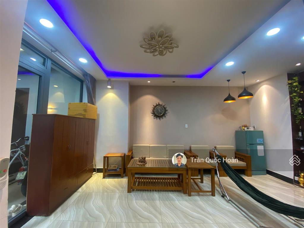 Bán nhà lô góc trương công định, p8 vũng tàu, 118m2 thổ cư, dòng tiền 20tr/tháng giá 9,3 tỉ