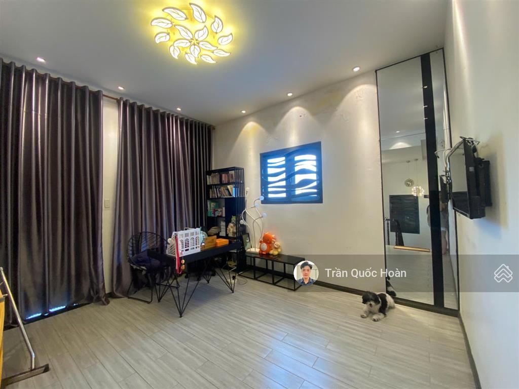 Bán nhà lô góc trương công định, p8 vũng tàu, 118m2 thổ cư, dòng tiền 20tr/tháng giá 9,3 tỉ