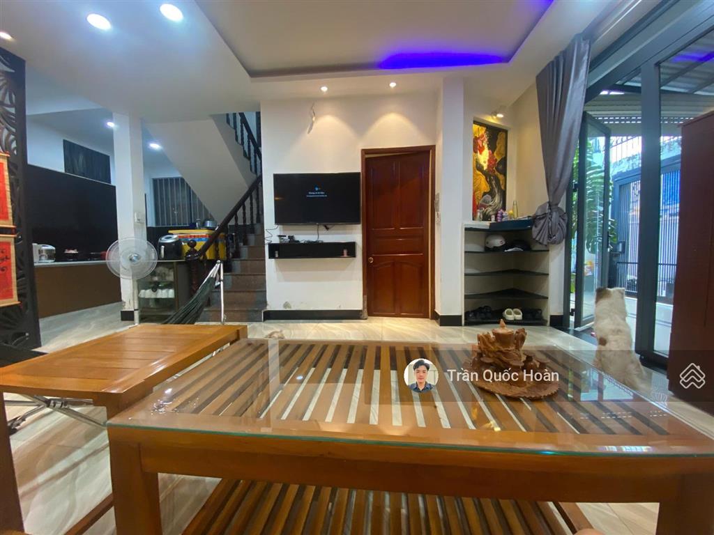 Bán nhà lô góc trương công định, p8 vũng tàu, 118m2 thổ cư, dòng tiền 20tr/tháng giá 9,3 tỉ