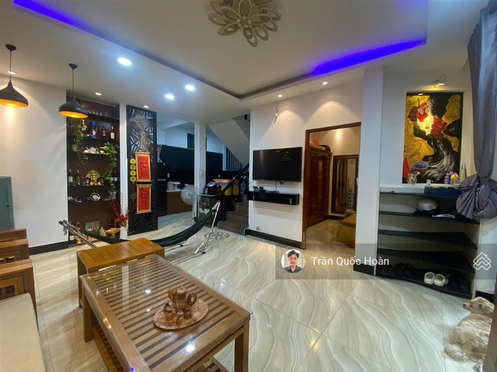 Bán nhà lô góc trương công định, p8 vũng tàu, 118m2 thổ cư, dòng tiền 20tr/tháng giá 9,3 tỉ