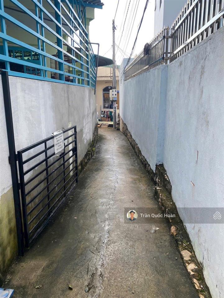 Bán nhà cấp 4 có gác lửng khu dân cư ổn định, 63m2 thổ cư giá 2,55 tỉ