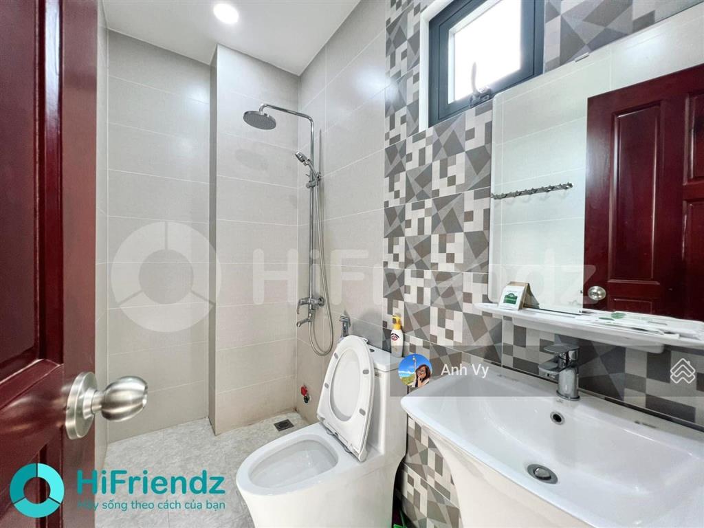 Căn hộ tách bếp  diện tích rộng  chỉ tính điện ngay ubnd q2