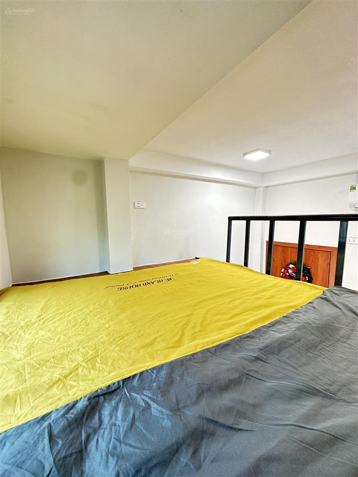 111 triều khúc  gác xép full nội thất  ngay gần trường utt