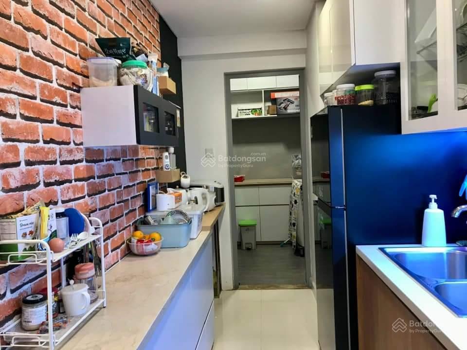 Cần bán căn hộ lầu cao view quận 1, căn góc dt 77.6m2, 2pn giá 5.3 tỷ.  0931 196 *** thành