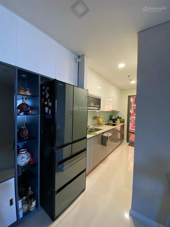 Cần bán căn hộ lầu cao view quận 1, căn góc dt 77.6m2, 2pn giá 5.3 tỷ.  0931 196 *** thành