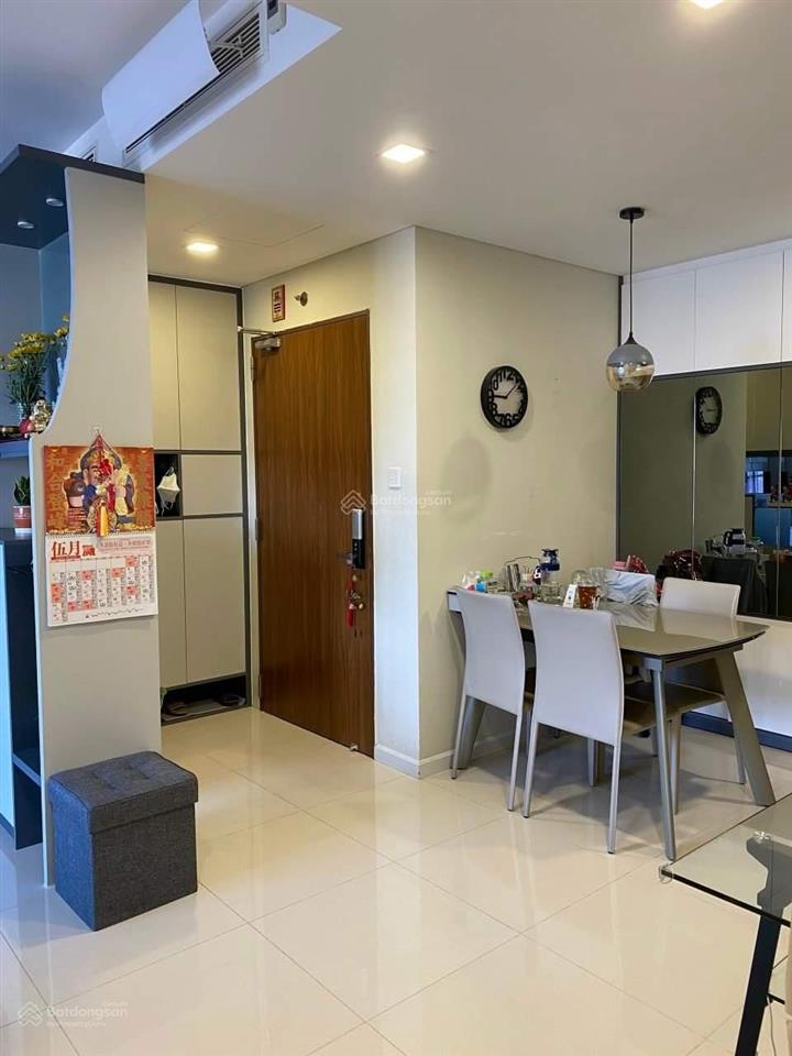 Cần bán căn hộ lầu cao view quận 1, căn góc dt 77.6m2, 2pn giá 5.3 tỷ.  0931 196 *** thành