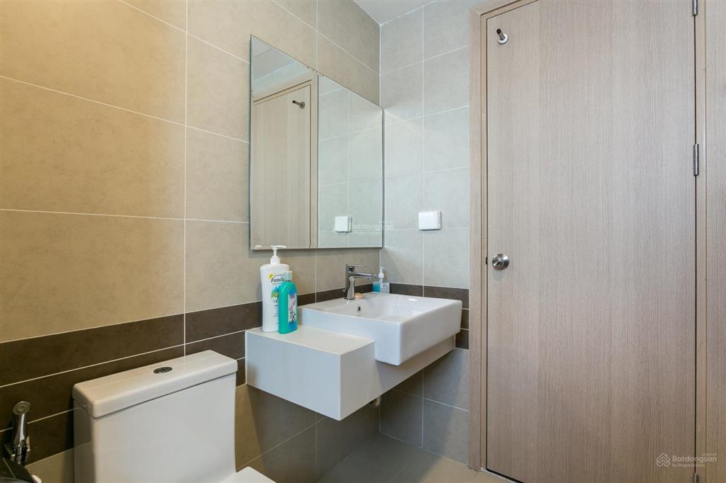 Cần bán căn hộ rivera park quận 10 dt 77m2 2pn 2wc, giá bán 5.65 tỷ . lầu cao view thoáng. ở liền