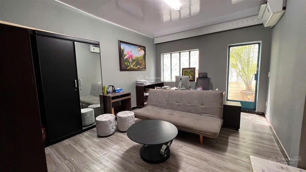 Bán nhà hẻm thành thái , p 14, quận 10, dt 4x15m( 60m2) giá bán 10 tỷ.  0931 196 *** thành