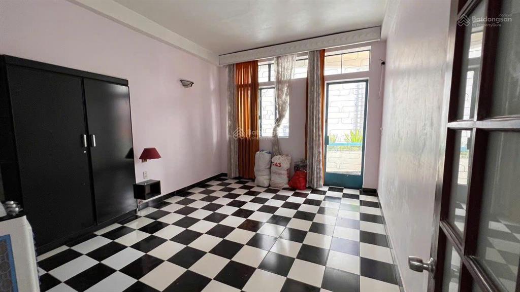 Bán nhà hẻm thành thái , p 14, quận 10, dt 4x15m( 60m2) giá bán 10 tỷ.  0931 196 *** thành