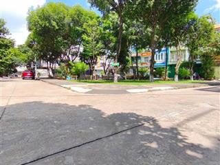 Nhà 4 tầng  ngay công viên nội khusát công viên làng hoa gò vấp. khu phân lô cao cấp ô tô đỗ cửa