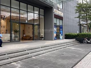 Shophouse chân đế kosmo 212m2 mt 8m, sổ đỏ vĩnh viễn bank thuê 110tr/th chỉ 36 tỷ, 0948 031 ***