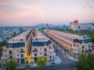 Lỗ 3 tỷ, bán toà nhà lô góc 2 mặt tiền đường nguyễn lộ trạch  ngay dự án masterise homes