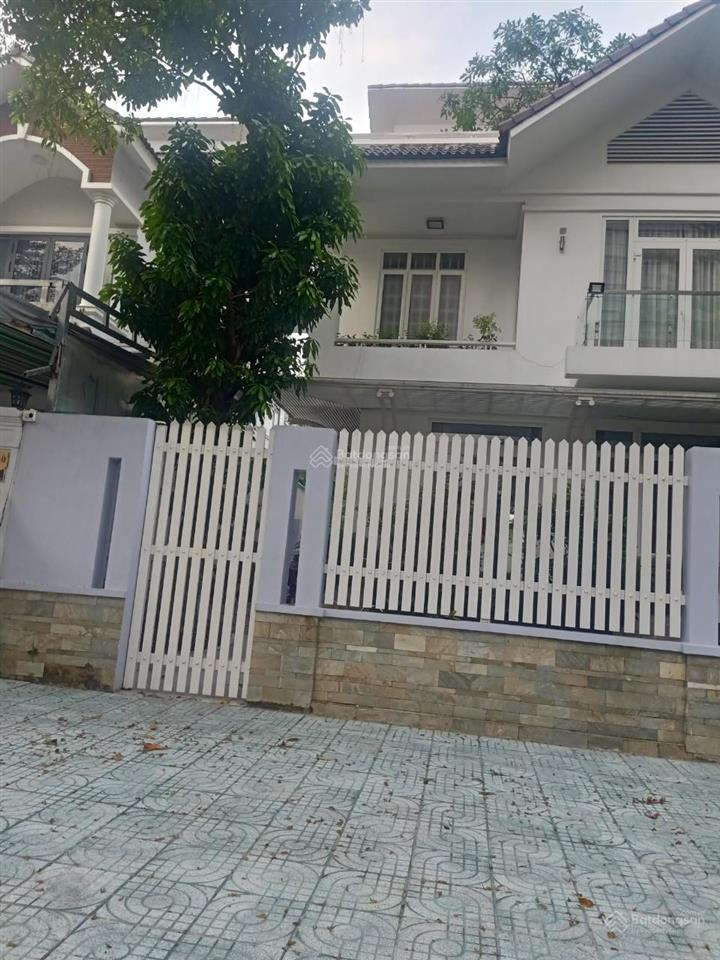 Ngộp tiền ngân hàng cần bán gấp nhà biệt thự 12,5x20m đối diện tttm vivo city giá bằng tiền mua đất