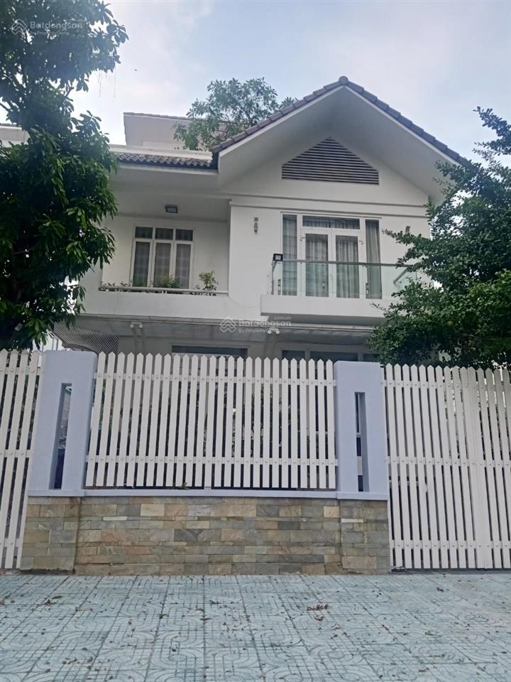 Ngộp tiền ngân hàng cần bán gấp nhà biệt thự 12,5x20m đối diện tttm vivo city giá bằng tiền mua đất