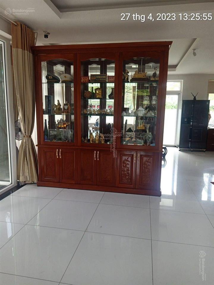 Ngộp tiền ngân hàng cần bán gấp nhà biệt thự 12,5x20m đối diện tttm vivo city giá bằng tiền mua đất